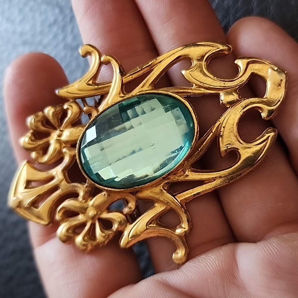 VTG brooch